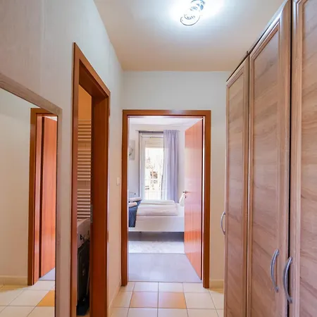 Myflat Club 218 Diamond Wellness * Шиофок