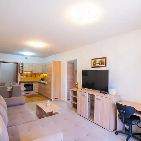 Myflat Club 218 Diamond Wellness Шиофок