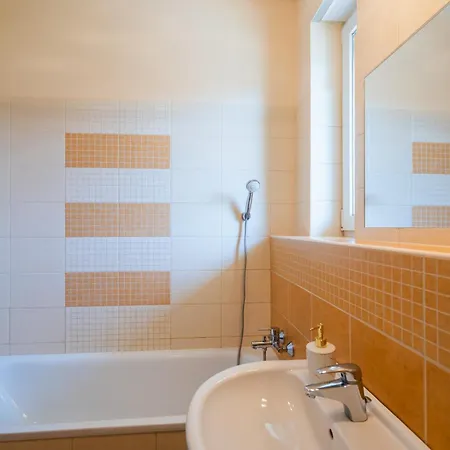 Myflat Club 218 Diamond Wellness * Шиофок